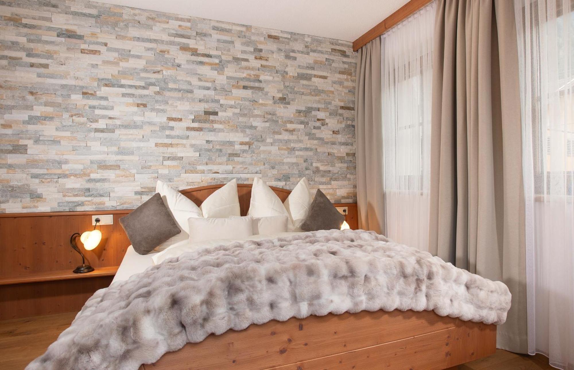 Brixnerhof Im Zillertal Hotel Schlitters Bagian luar foto